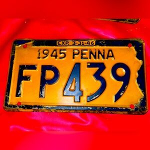 Pennsylvania Vintage 1945 License Plate. FP439